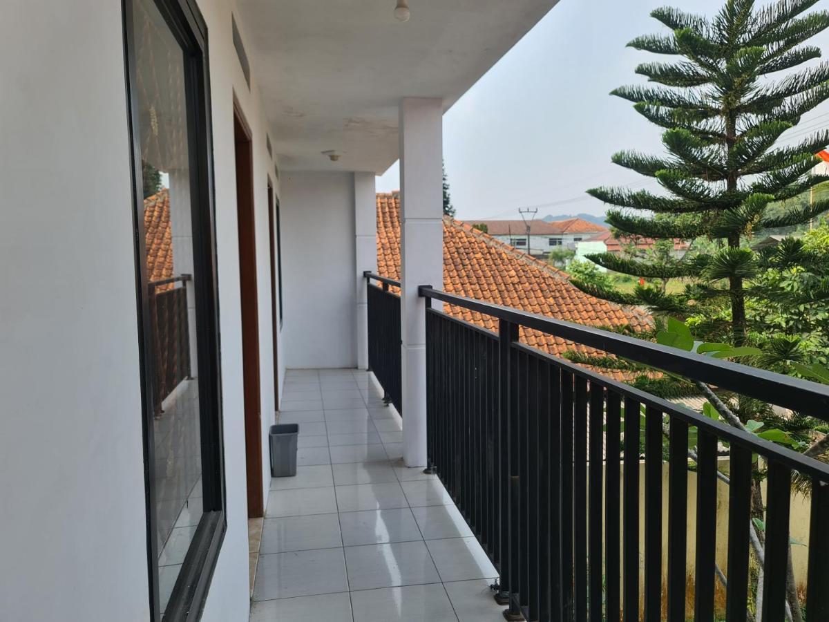Kampung Istal Villa Pamijahan Bogor Esterno foto