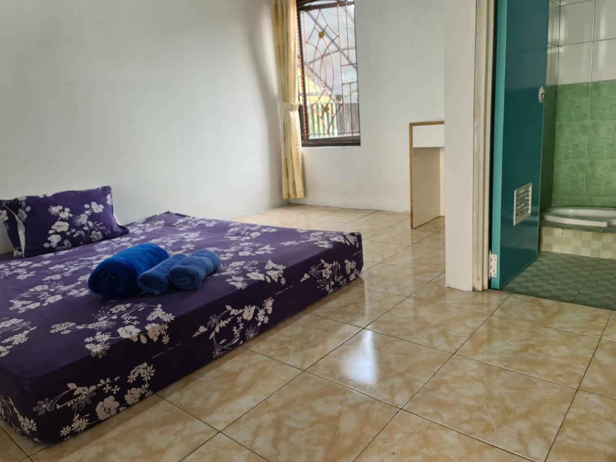 Kampung Istal Villa Pamijahan Bogor Esterno foto