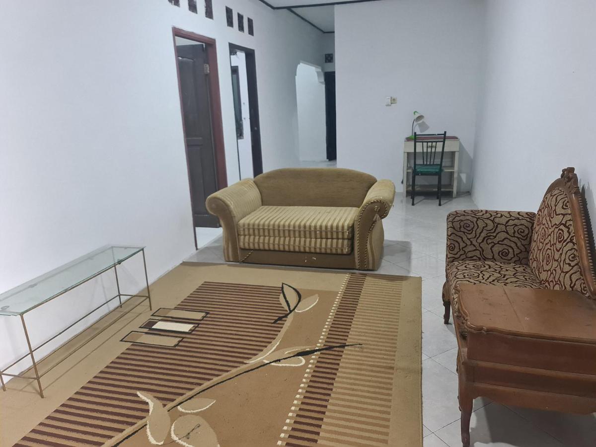 Kampung Istal Villa Pamijahan Bogor Esterno foto