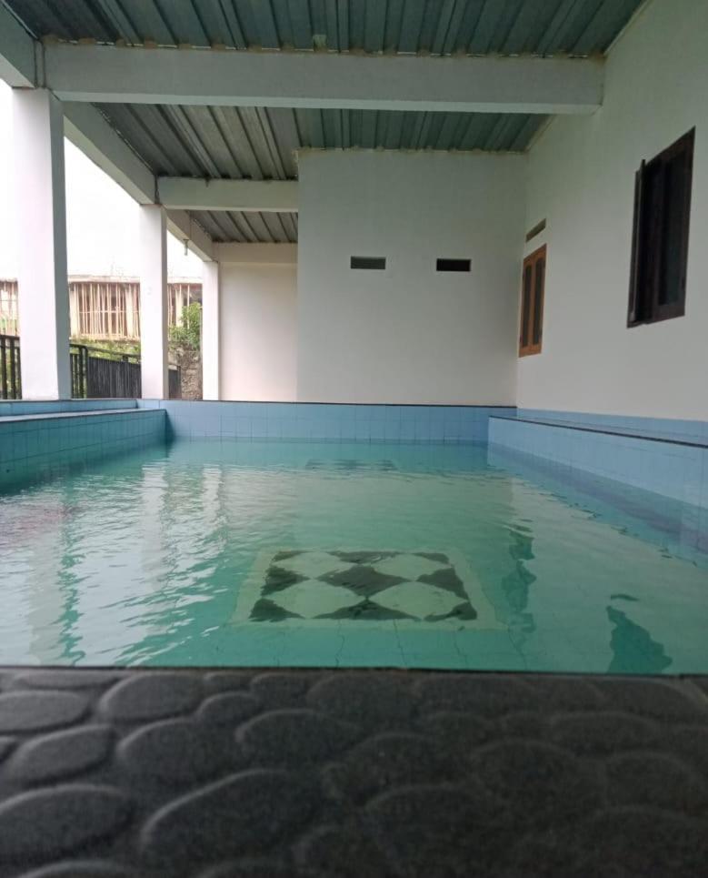 Kampung Istal Villa Pamijahan Bogor Esterno foto